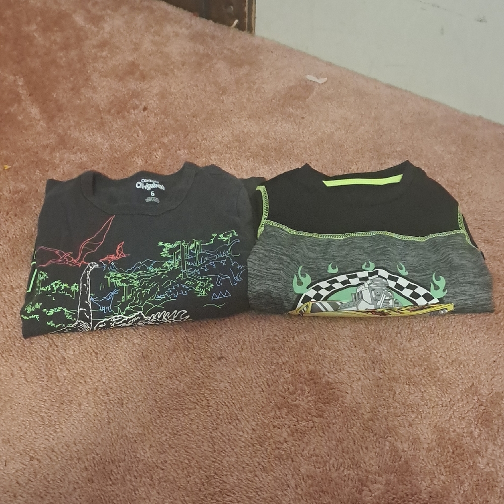 Boys Lot Of 2 Long Sleeve Shirts Size 6.